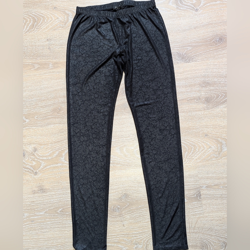 Forever 21 Black Patterned Leggings Women's‎ Large